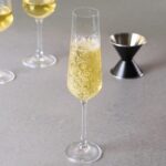 Find a perefct wine glasses set at Wooden Street